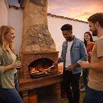 Familiar L Piscina I Cine L Bbq L Sala De Juegos I 6min Segovia I 50min Madrid I 17 Px Valseca