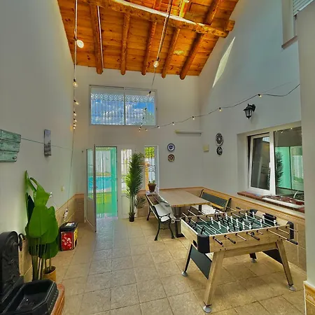Segovia L Piscina Privada L Bbq L Sala De Juegos L 17 Px * Valseca