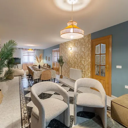 Familiar L Piscina I Cine L Bbq L Sala De Juegos I 6min Segovia I 50min Madrid I 17 Px *