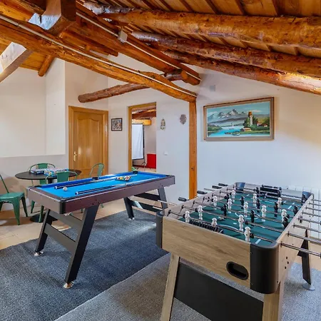 Familiar L Piscina I Cine L Bbq L Sala De Juegos I 6min Segovia I 50min Madrid I 17 Px