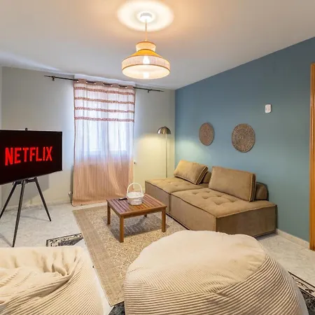 Familiar L Piscina I Cine L Bbq L Sala De Juegos I 6min Segovia I 50min Madrid I 17 Px Feriehus *