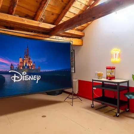 Familiar L Piscina I Cine L Bbq L Sala De Juegos I 6min Segovia I 50min Madrid I 17 Px *