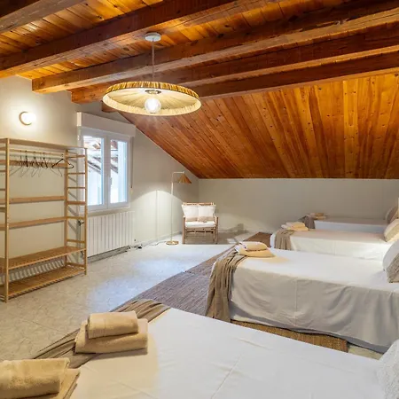 בית נופש Familiar L Piscina I Cine L Bbq L Sala De Juegos I 6min Segovia I 50min Madrid I 17 Px *