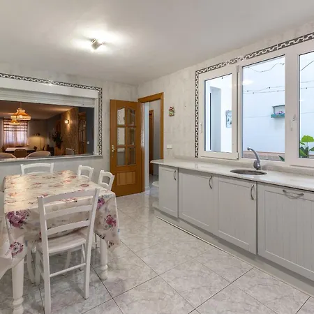 Familiar L Piscina I Cine L Bbq L Sala De Juegos I 6min Segovia I 50min Madrid I 17 Px Feriehus