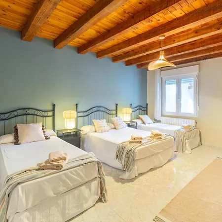 Familiar L Piscina I Cine L Bbq L Sala De Juegos I 6min Segovia I 50min Madrid I 17 Px Feriehus Valseca