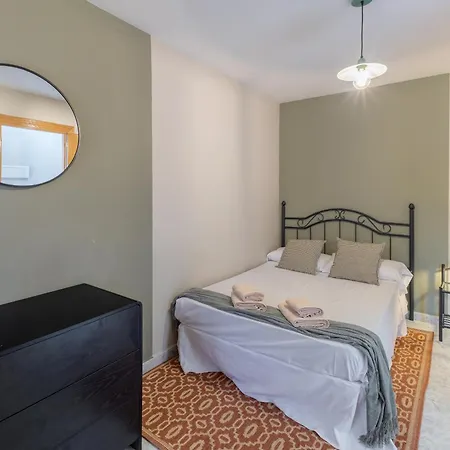 Familiar L Piscina I Cine L Bbq L Sala De Juegos I 6min Segovia I 50min Madrid I 17 Px Feriehus