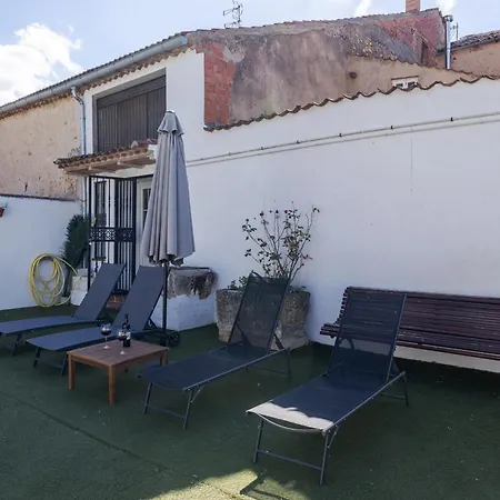 Prázdninový dům Familiar L Piscina I Cine L Bbq L Sala De Juegos I 6min Segovia I 50min Madrid I 17 Px Valseca