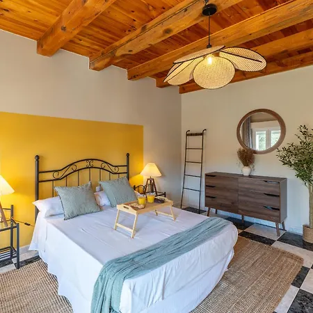 Familiar L Piscina I Cine L Bbq L Sala De Juegos I 6min Segovia I 50min Madrid I 17 Px Valseca