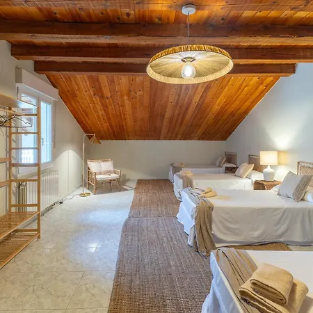 Familiar L Piscina I Cine L Bbq L Sala De Juegos I 6min Segovia I 50min Madrid I 17 Px Feriehus *