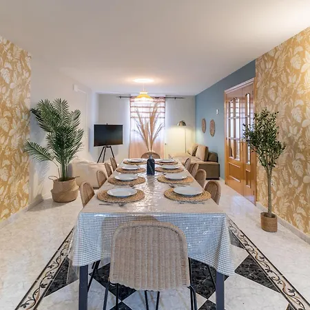 Familiar L Piscina I Cine L Bbq L Sala De Juegos I 6min Segovia I 50min Madrid I 17 Px Valseca