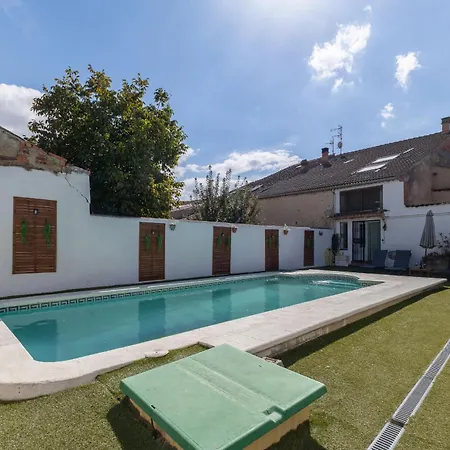 בית נופש Familiar L Piscina I Cine L Bbq L Sala De Juegos I 6min Segovia I 50min Madrid I 17 Px *