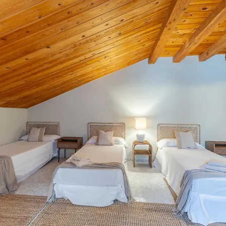 Familiar L Piscina I Cine L Bbq L Sala De Juegos I 6min Segovia I 50min Madrid I 17 Px Feriehus