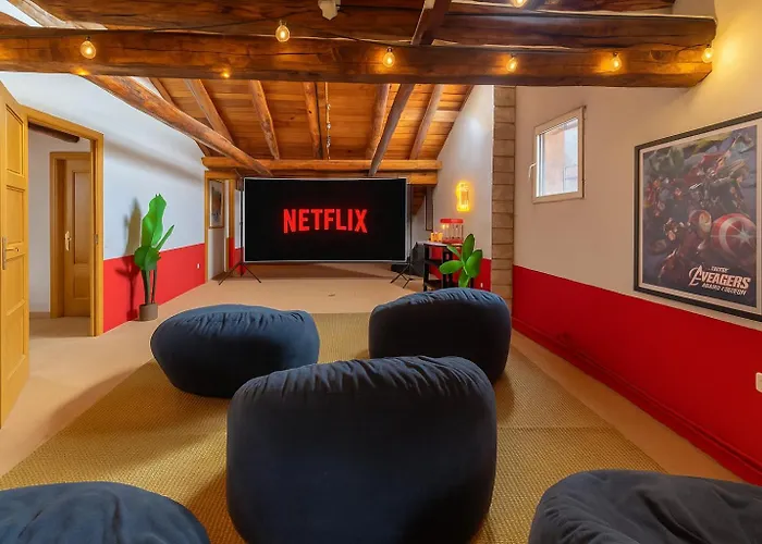 Familiar L Piscina I Cine L Bbq L Sala De Juegos I 6min Segovia I 50min Madrid I 17 Px 펜션