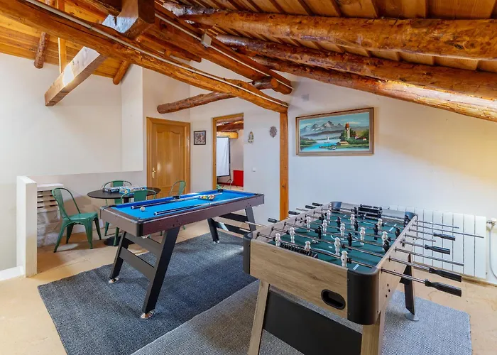 Familiar L Piscina I Cine L Bbq L Sala De Juegos I 6min Segovia I 50min Madrid I 17 Px