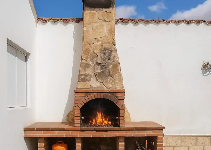 펜션 Familiar L Piscina I Cine L Bbq L Sala De Juegos I 6min Segovia I 50min Madrid I 17 Px *