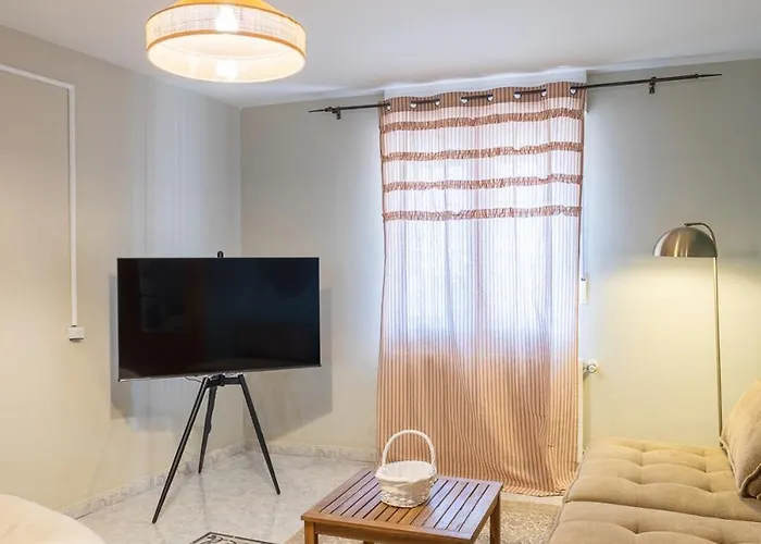 Familiar L Piscina I Cine L Bbq L Sala De Juegos I 6min Segovia I 50min Madrid I 17 Px Valseca