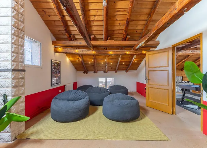 Familiar L Piscina I Cine L Bbq L Sala De Juegos I 6min Segovia I 50min Madrid I 17 Px 펜션 *