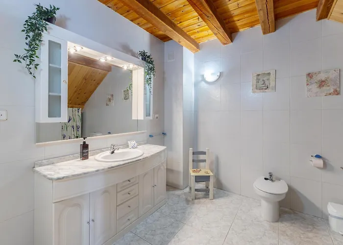 Familiar L Piscina I Cine L Bbq L Sala De Juegos I 6min Segovia I 50min Madrid I 17 Px 펜션 Valseca