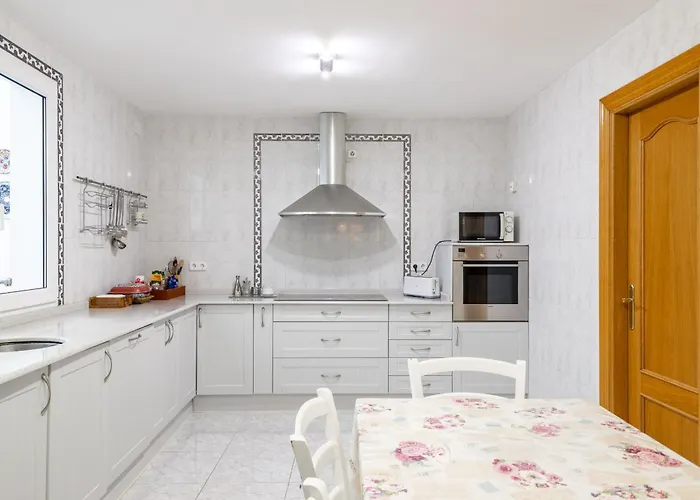 Familiar L Piscina I Cine L Bbq L Sala De Juegos I 6min Segovia I 50min Madrid I 17 Px 펜션 *