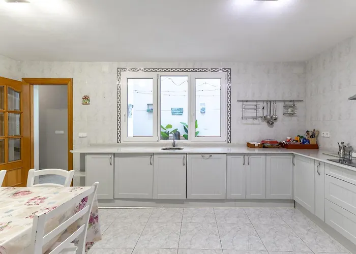 펜션 Familiar L Piscina I Cine L Bbq L Sala De Juegos I 6min Segovia I 50min Madrid I 17 Px Valseca