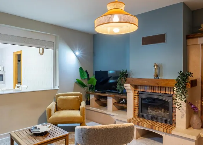 Familiar L Piscina I Cine L Bbq L Sala De Juegos I 6min Segovia I 50min Madrid I 17 Px 펜션 *