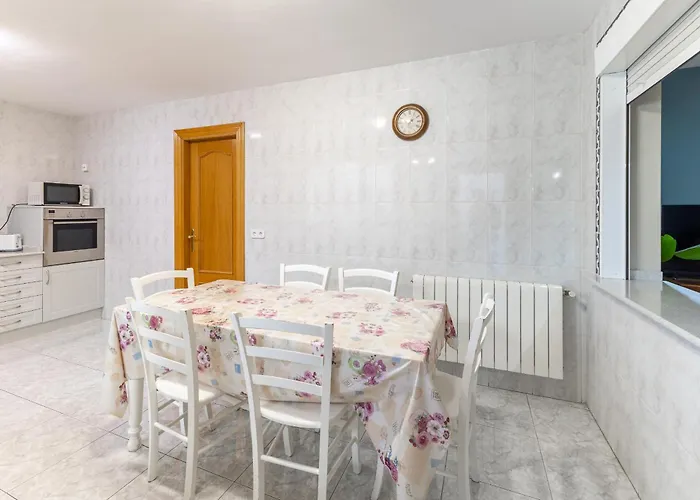 Familiar L Piscina I Cine L Bbq L Sala De Juegos I 6min Segovia I 50min Madrid I 17 Px *