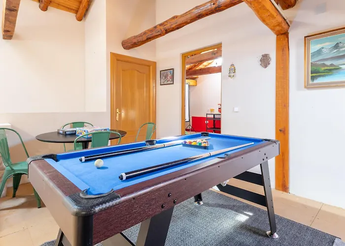 펜션 Familiar L Piscina I Cine L Bbq L Sala De Juegos I 6min Segovia I 50min Madrid I 17 Px Valseca