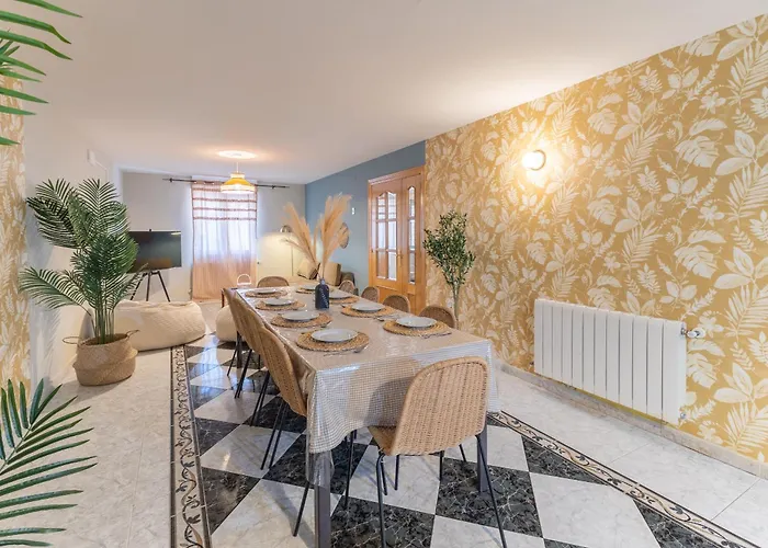 Familiar L Piscina I Cine L Bbq L Sala De Juegos I 6min Segovia I 50min Madrid I 17 Px * Valseca