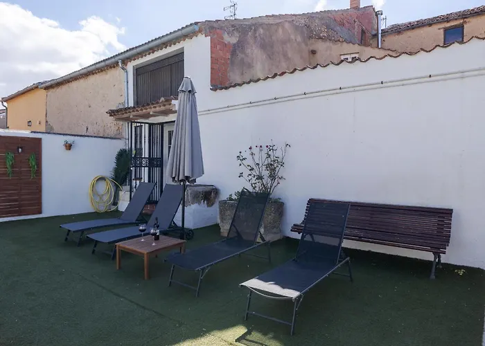 펜션 Familiar L Piscina I Cine L Bbq L Sala De Juegos I 6min Segovia I 50min Madrid I 17 Px Valseca