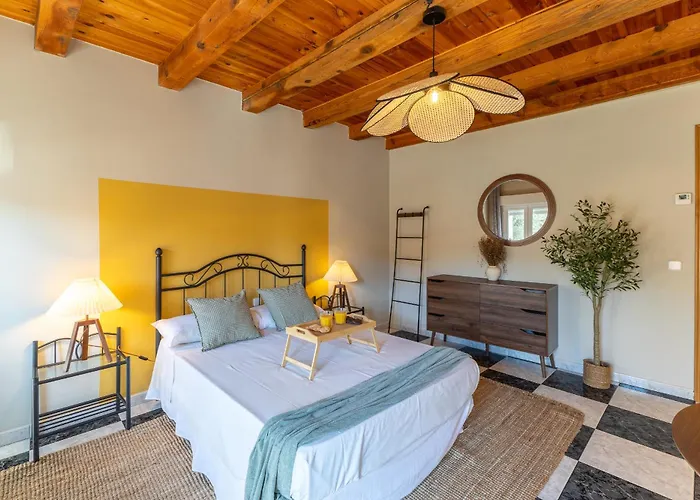 Familiar L Piscina I Cine L Bbq L Sala De Juegos I 6min Segovia I 50min Madrid I 17 Px Valseca